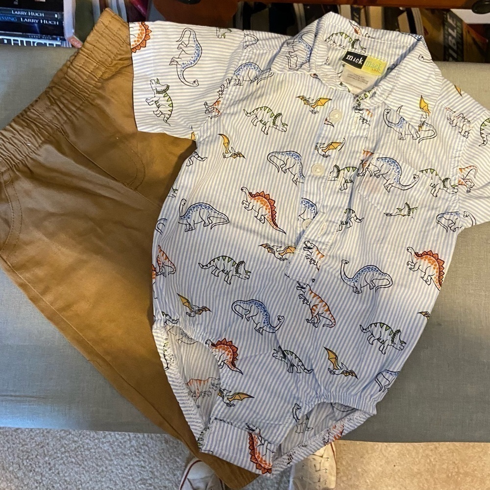 2 piece Mick Mack ltd. Blue Button up Dinosaur Onesie and pants Size 6-9 months